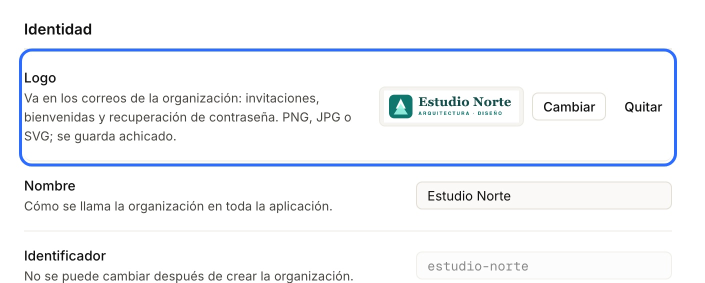 La fila Logo con el logo de Estudio Norte cargado y los botones «Cambiar» y «Quitar»